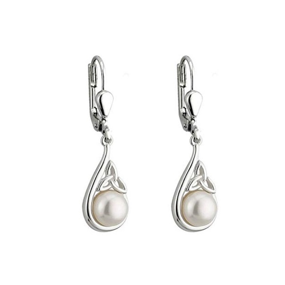 Solvar Jewelry - Fáilte Trinity Knot Pearl Silver Earrings Solvar Jewelry - Fáilte Trinity Knot Pearl Silver Earrings